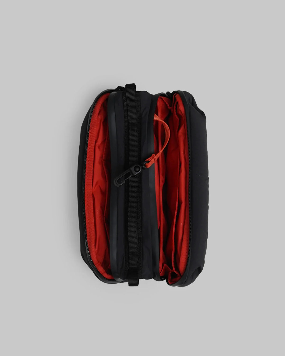 Borsa Bottle Sacoche M Black Silky Peach con tracolla 6mm Flash Black