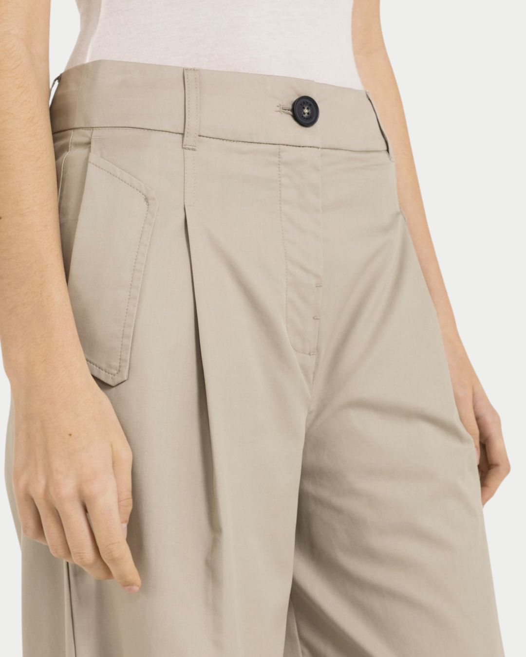 Pantaloni cargo a gamba ampia con pieghe – L32