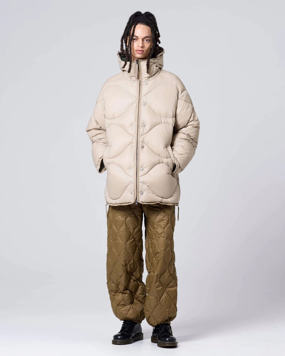 Gepolsterte Jacke mit Kapuze und Oversize-Passform