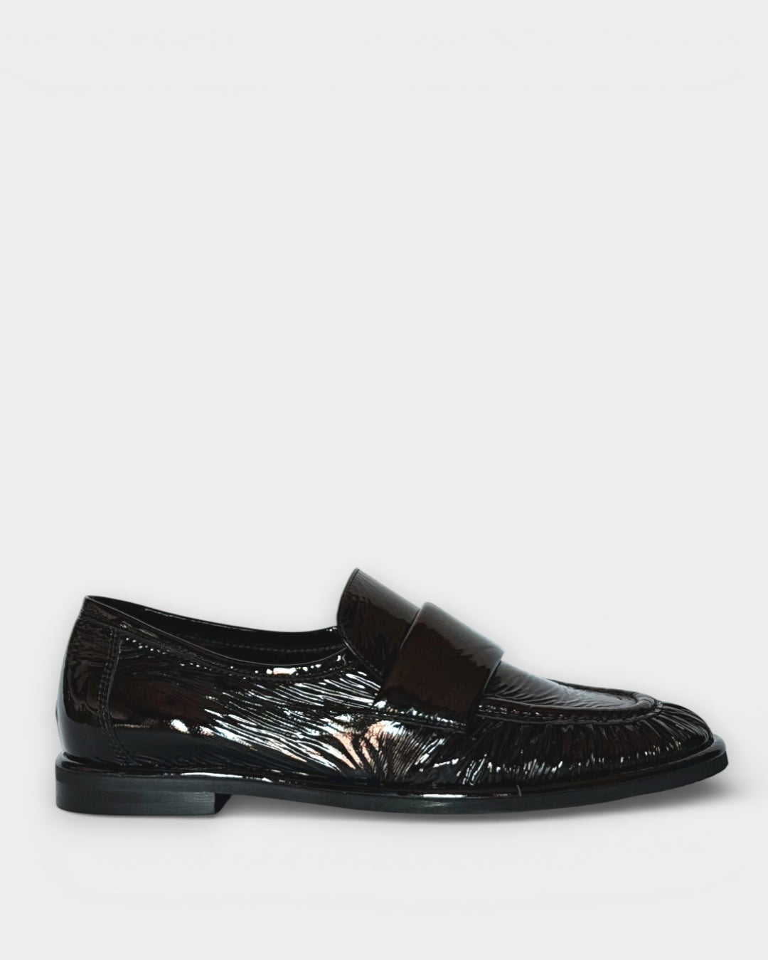 Mocassino in camoscio verniciato