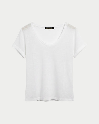 Regular fit T-shirt with U-neck and short sleeves
