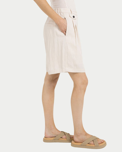 Pantaloni stile bermuda