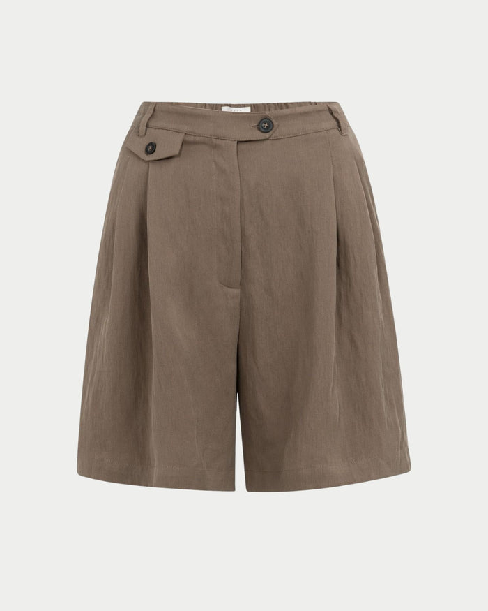 Pantaloni stile bermuda