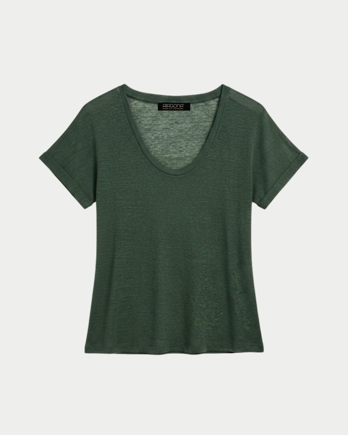 Regular fit T-shirt with U-neck and short sleeves