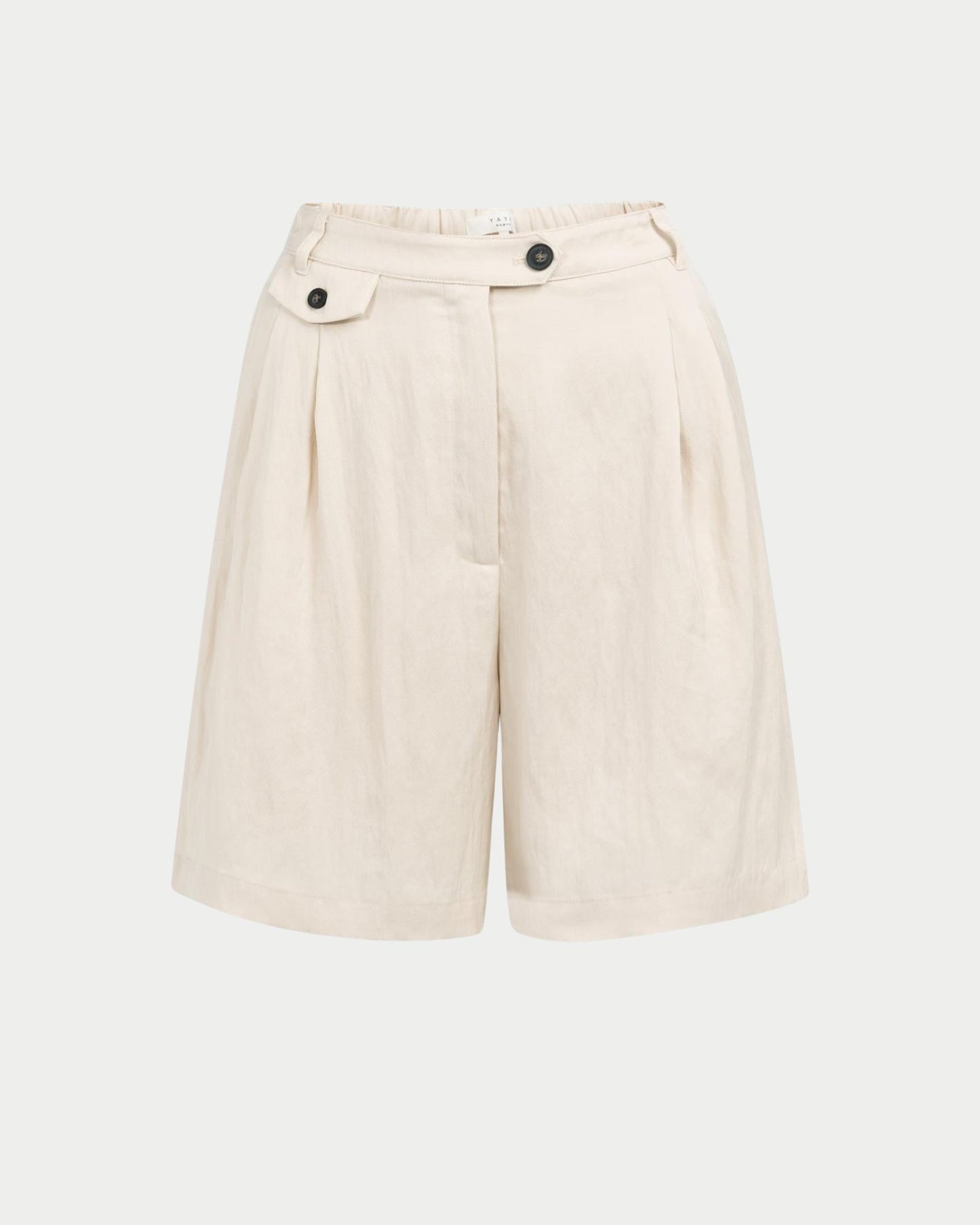 Pantaloni stile bermuda