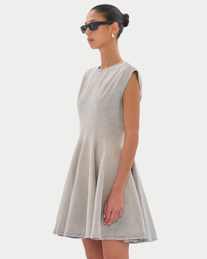 Abito reese light space