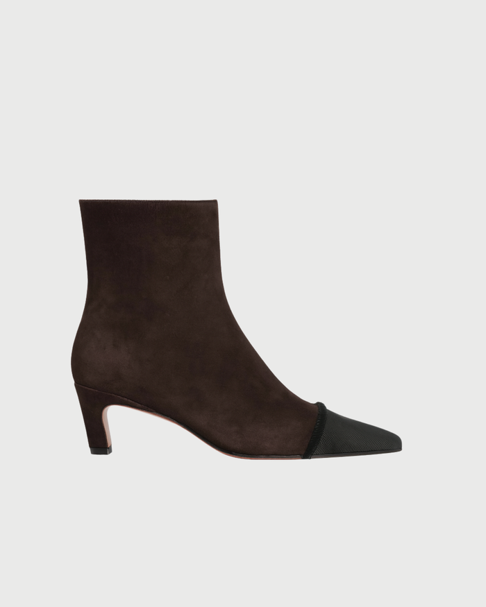 STIVALETTO IN CAMOSCIO CON PUNTINA SFRANGIATA