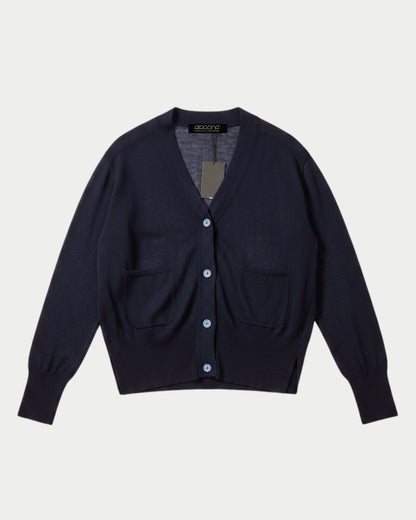 Strickjacke mit 4 Knöpfen und V-Ausschnitt