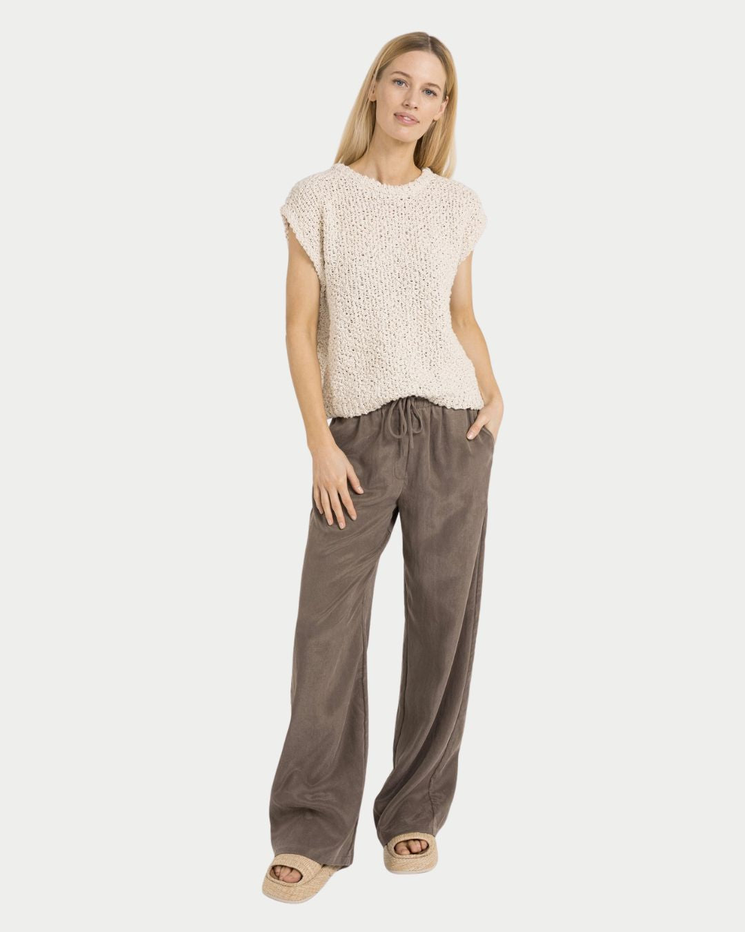 Pantaloni a gamba larga con elastico in vita