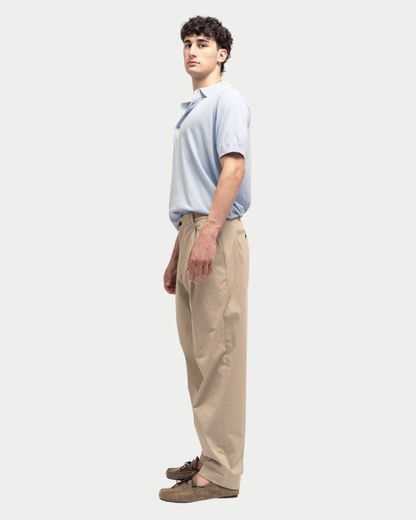 Pantaloni gin gamba ampia con pence