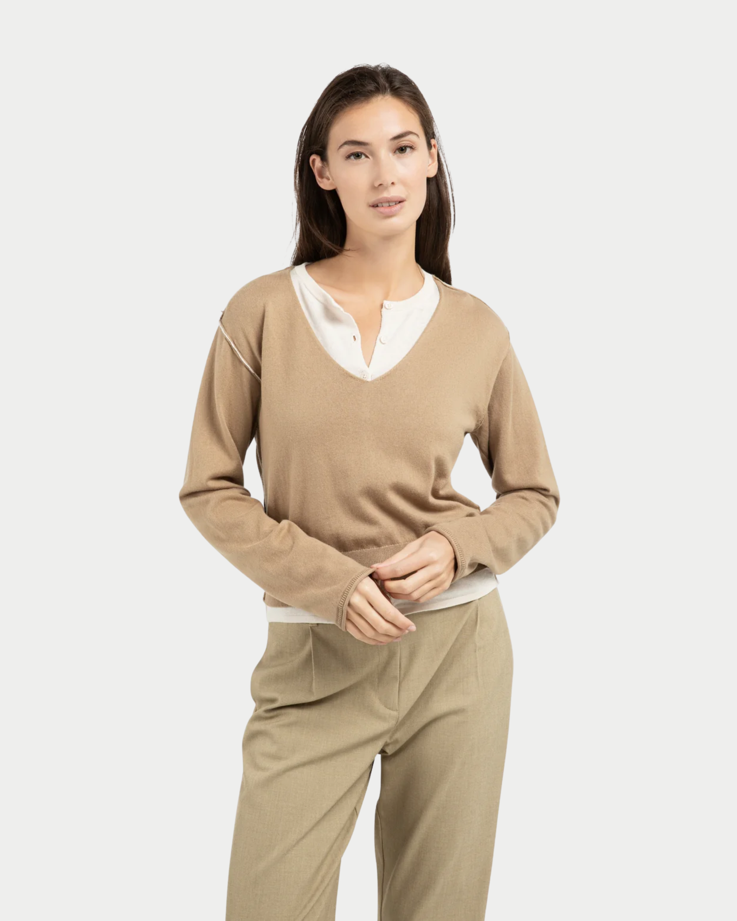 Maglia con scollo a contrasto