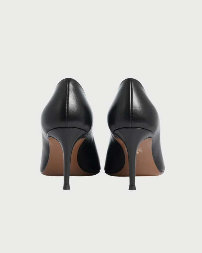 PUMP IN VITELLO NERO CON TACCO ALTO TIRSA
