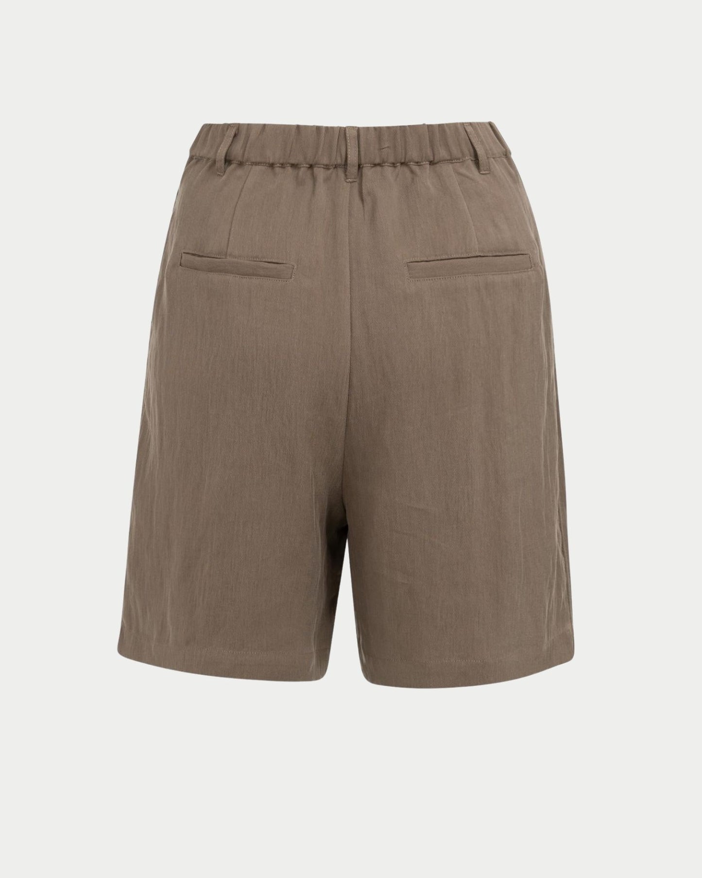 Pantaloni stile bermuda