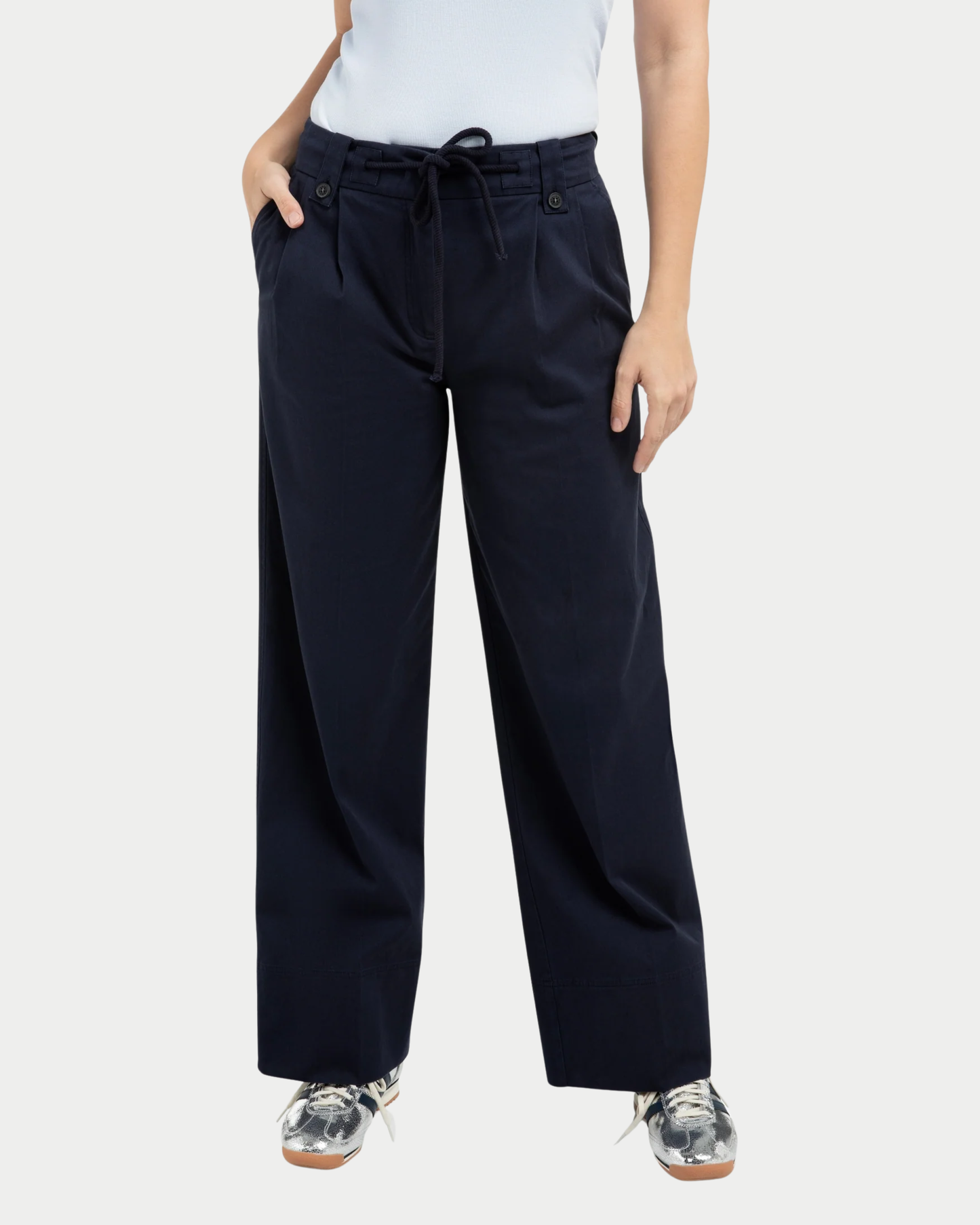 Pantaloni with pleats