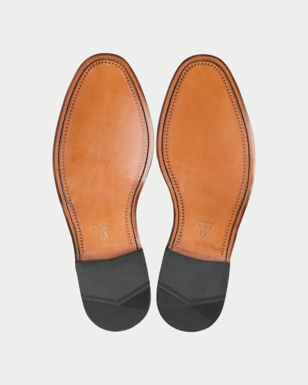 Oxford 747 in Pelle Nera Lucida