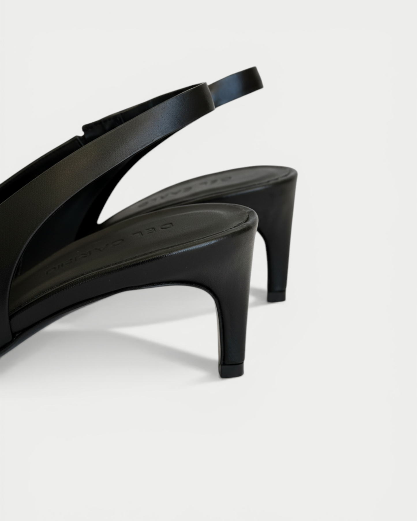 Décolleté slingback con tacco