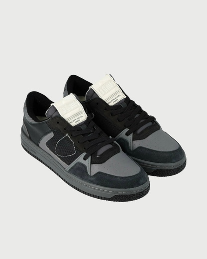 Die große Sneakers