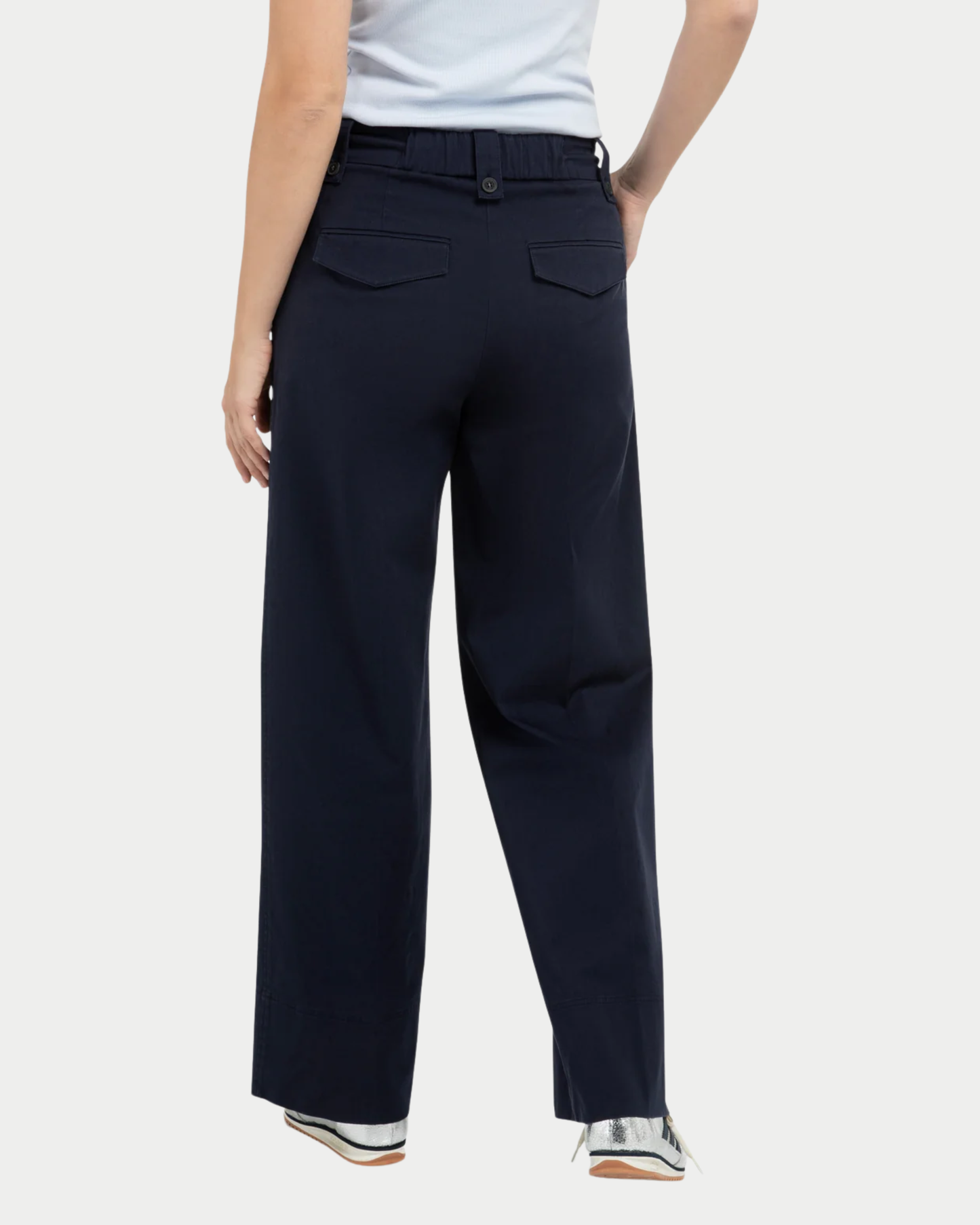 Pantaloni with pleats