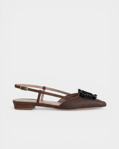 Slingback in rafia con dettaglio gioiello