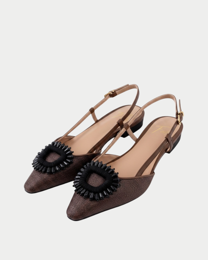 Slingback in rafia con dettaglio gioiello