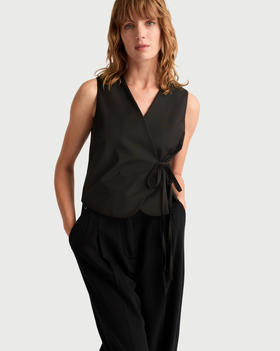 Blazer smanicato in fresco di lana