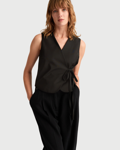 Blazer smanicato in fresco di lana