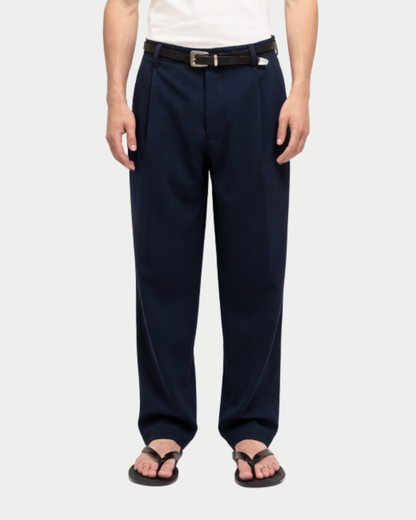 Pantaloni gin gamba ampia con pence