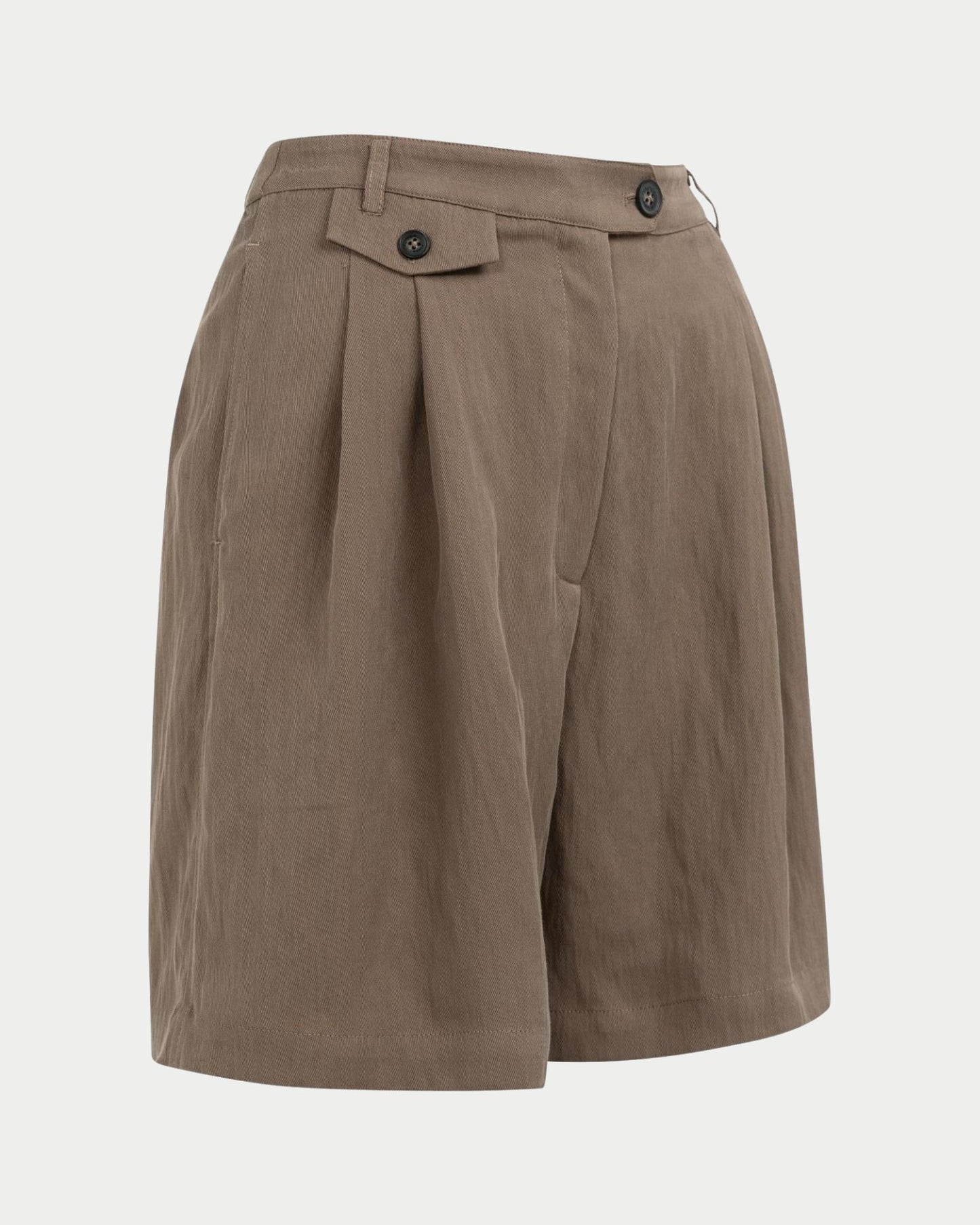 Pantaloni stile bermuda
