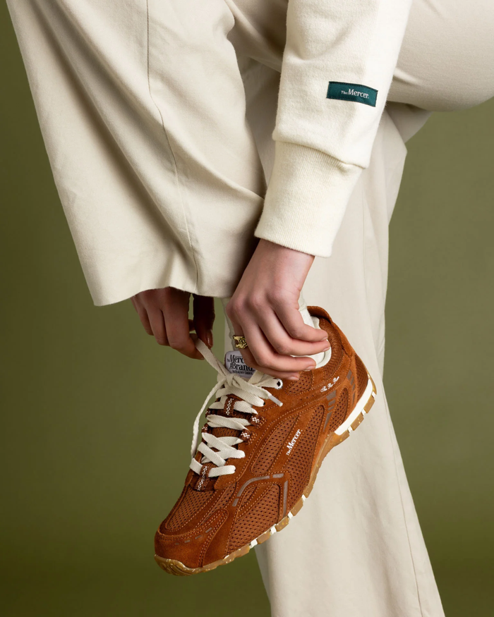 Sneakers Re-Run Drive