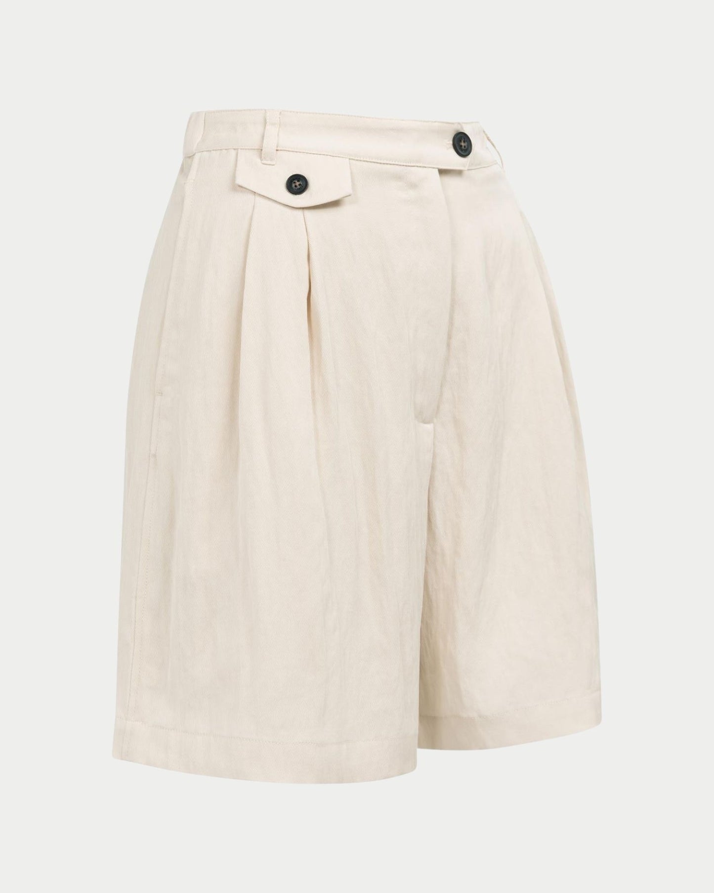 Pantaloni stile bermuda