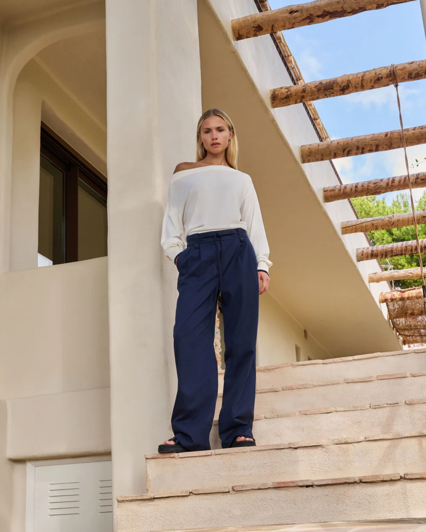 Pantaloni with pleats