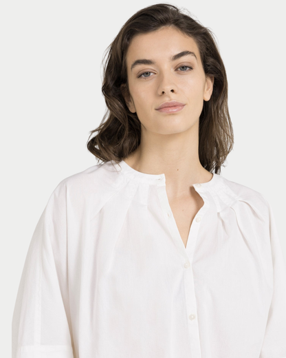 Camicia con maniche ampie e dettagli plissé