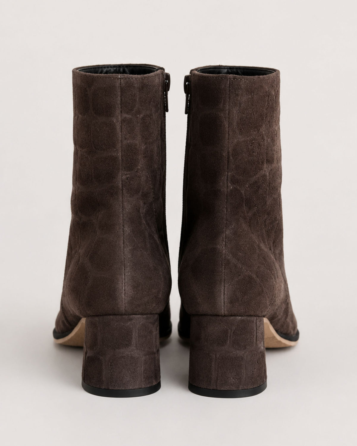 Stivaletto con tacco medio in pelle cocco