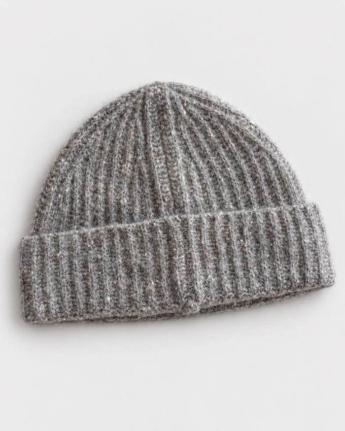 Rippenstrickmütze mit Umschlag