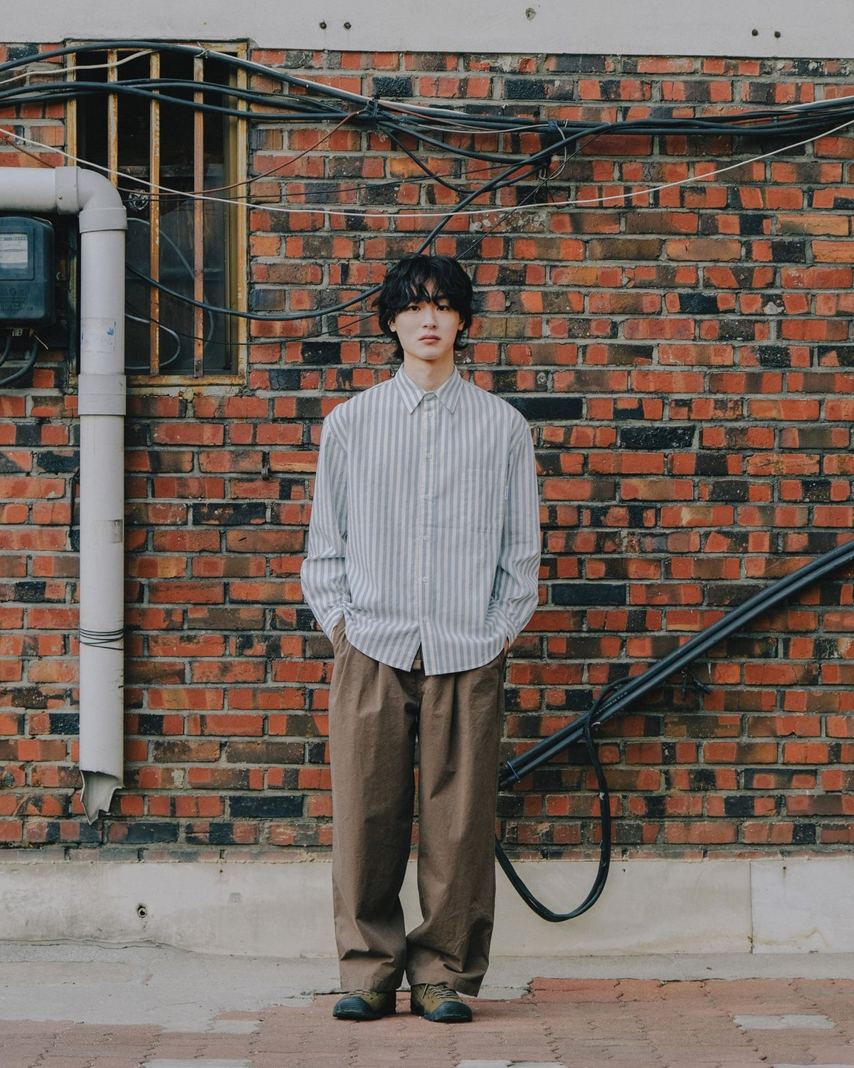 Two tuck pantaloni larghi