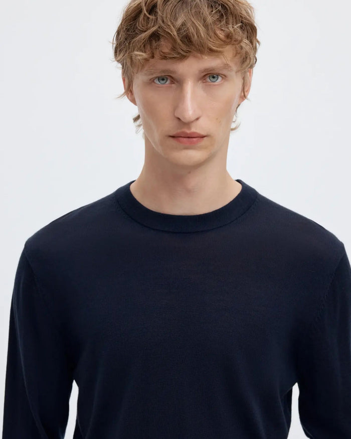 Maglia girocollo in lana merino a maniche lunghe regular fit