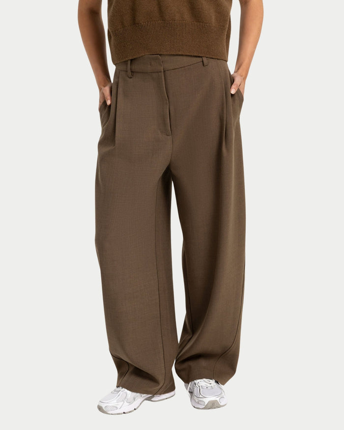 Pantaloni a gamba dritta in tessuto con pieghe