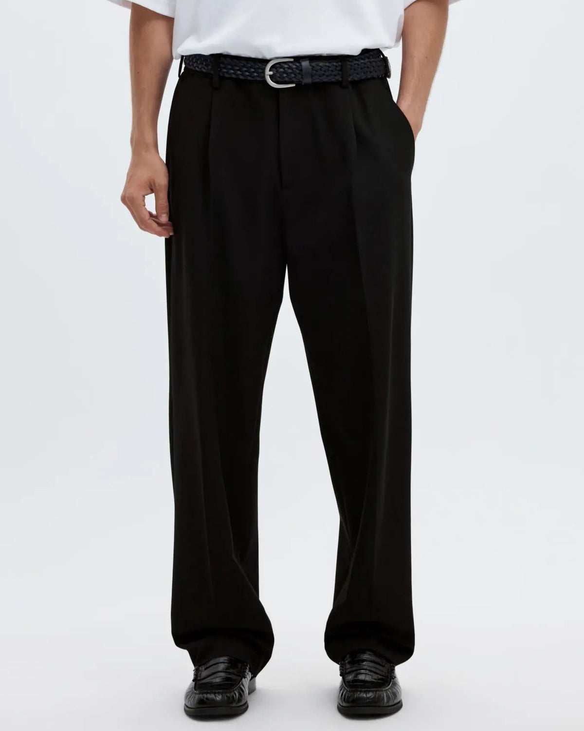 Pantaloni loose fit in tessuto stretch