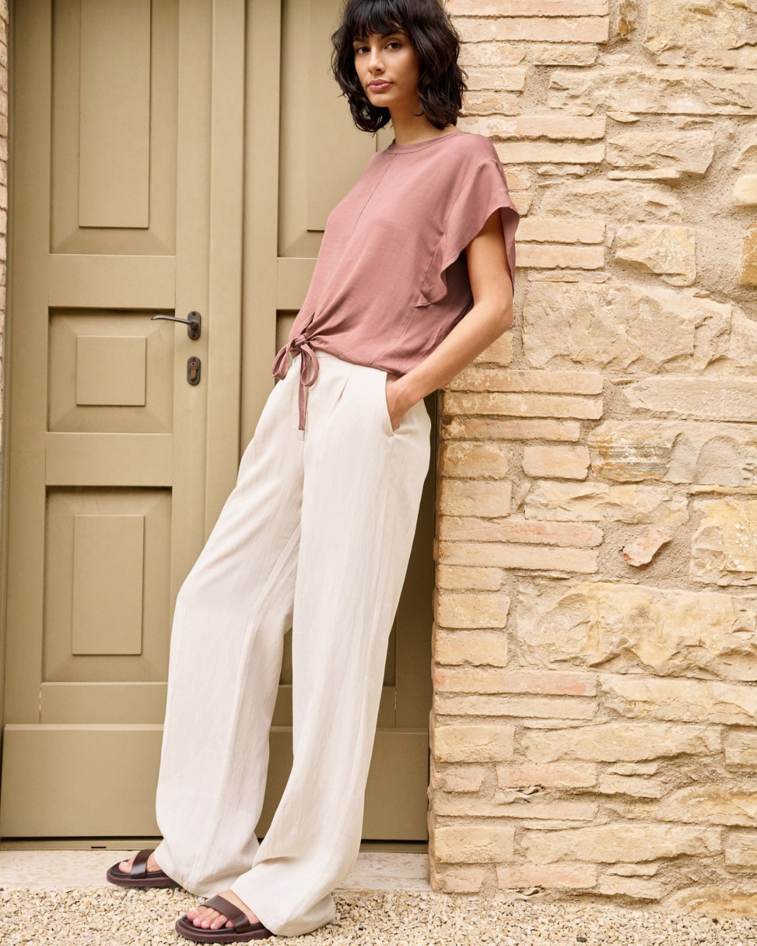 Pantaloni a gamba ampia con pinces in Lyocell – L32