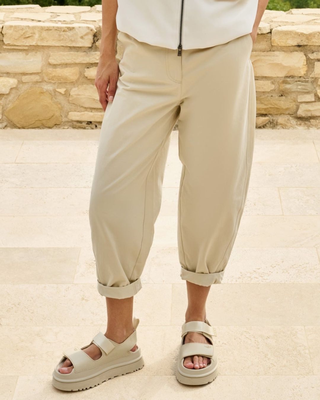Pantaloni barrel a vita alta con dettaglio di bottoni