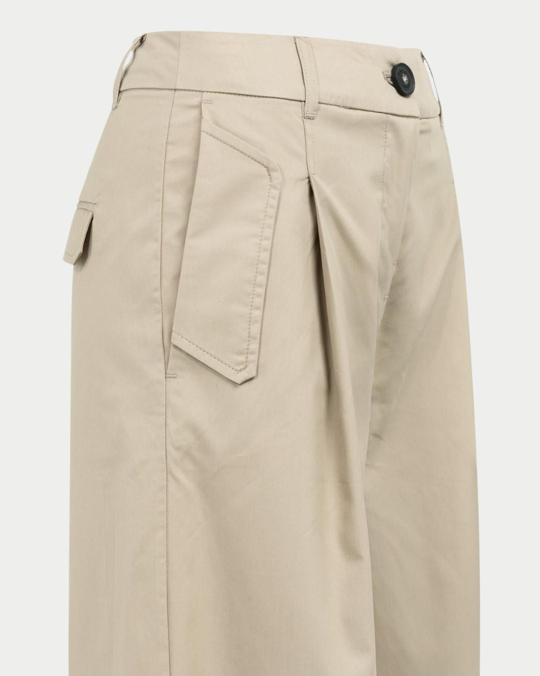 Pantaloni cargo a gamba ampia con pieghe – L32