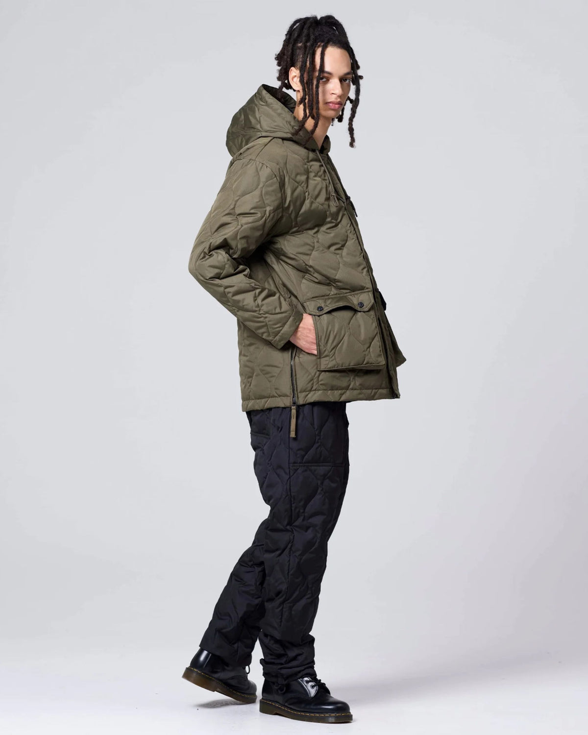 Giacca imbottita stile militare con cappuccio