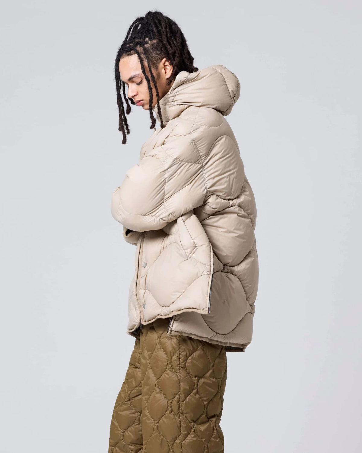 Gepolsterte Jacke mit Kapuze und Oversize-Passform