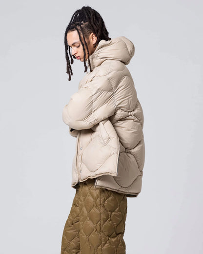 Gepolsterte Jacke mit Kapuze und Oversize-Passform