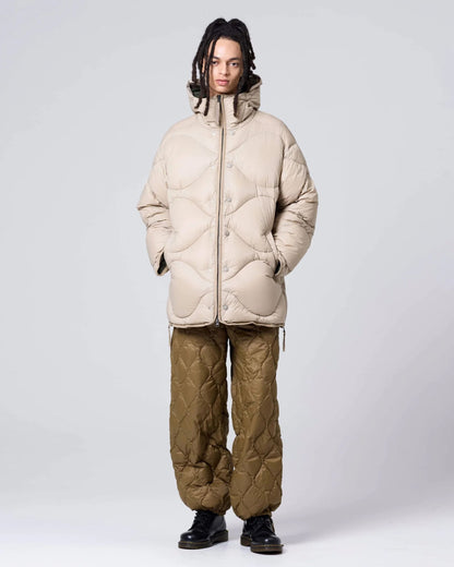 Gepolsterte Jacke mit Kapuze und Oversize-Passform