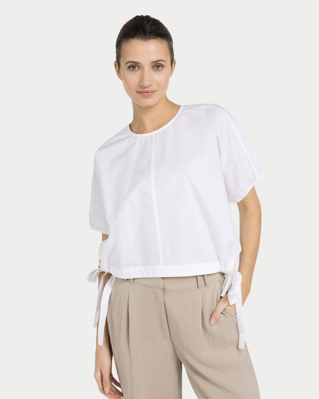 Top boxy con vita regolabile e maniche a sbuffo