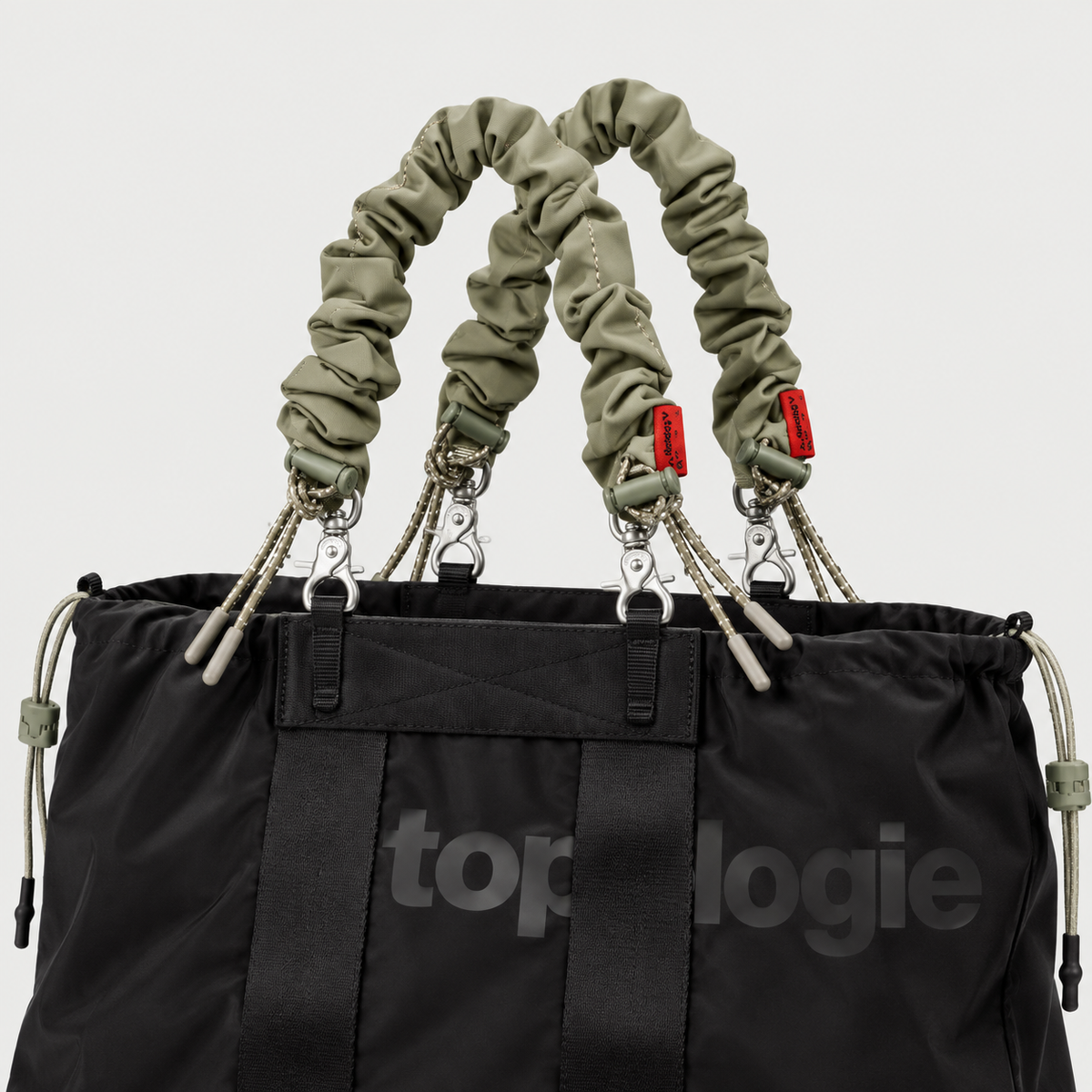 Borsa Summit Tote Wide Medium Black Tech Sateen con due Bungee Wrist Strap Moss