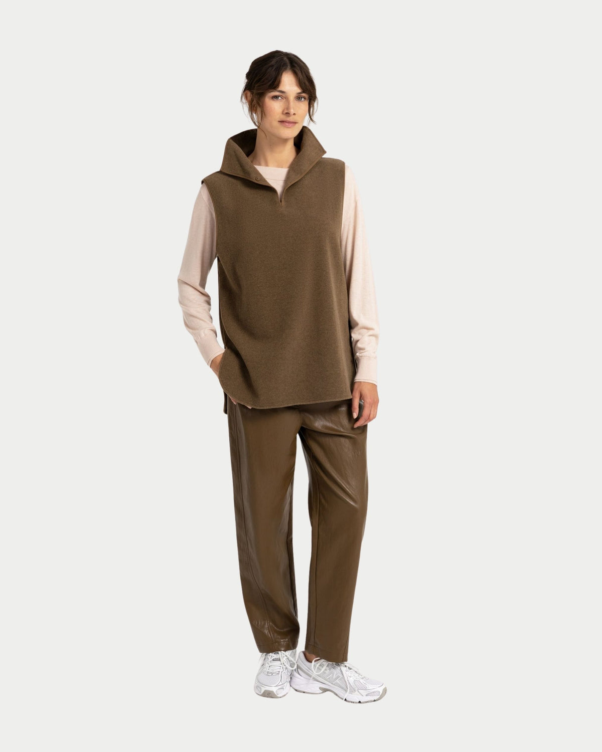 Maglia smanicata in misto lana con collo alto