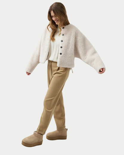 Giacca corta oversize in eco pelliccia