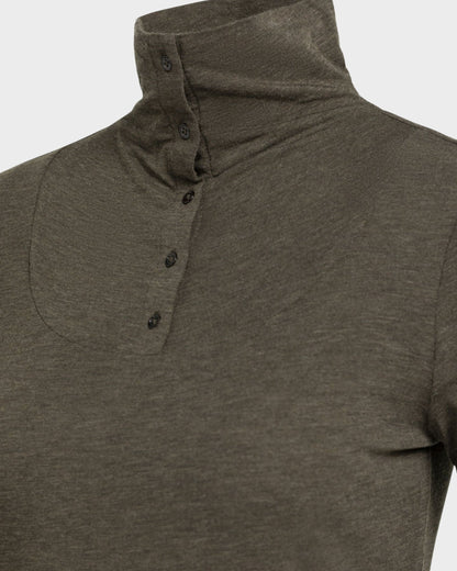 Maglia a maniche lunghe con collo alto e bottoni